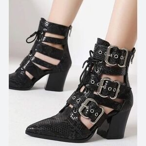 Mackin J Shoes Black Snake Lace Up and Buckle Ankle bootie size 7.5